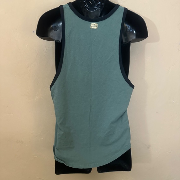 Modus Vivendi Tank Top Large Gently worn Stretch fit - Picture 2 of 3